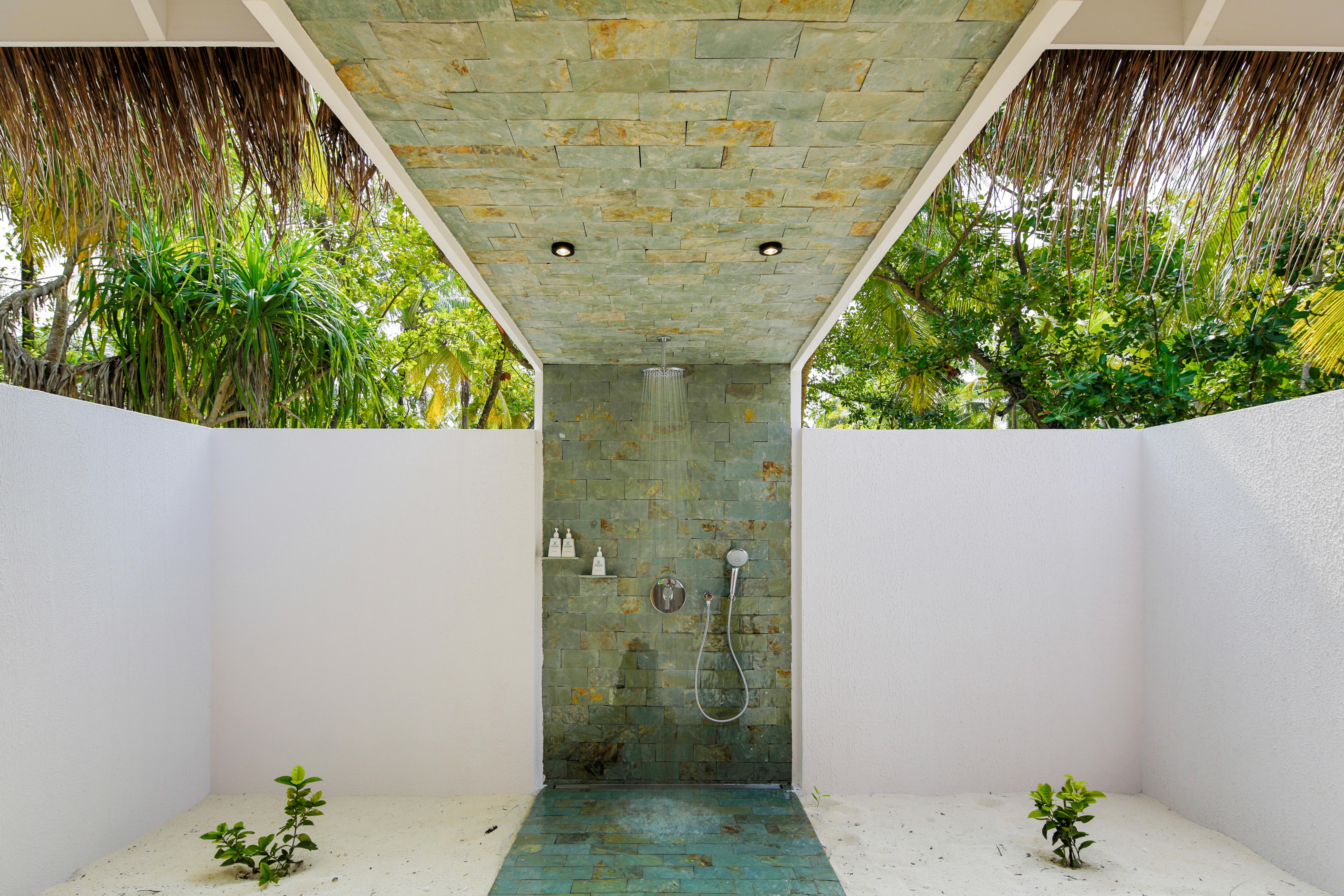 Cocoon Maldives Hotel Kurendhoo Exterior photo