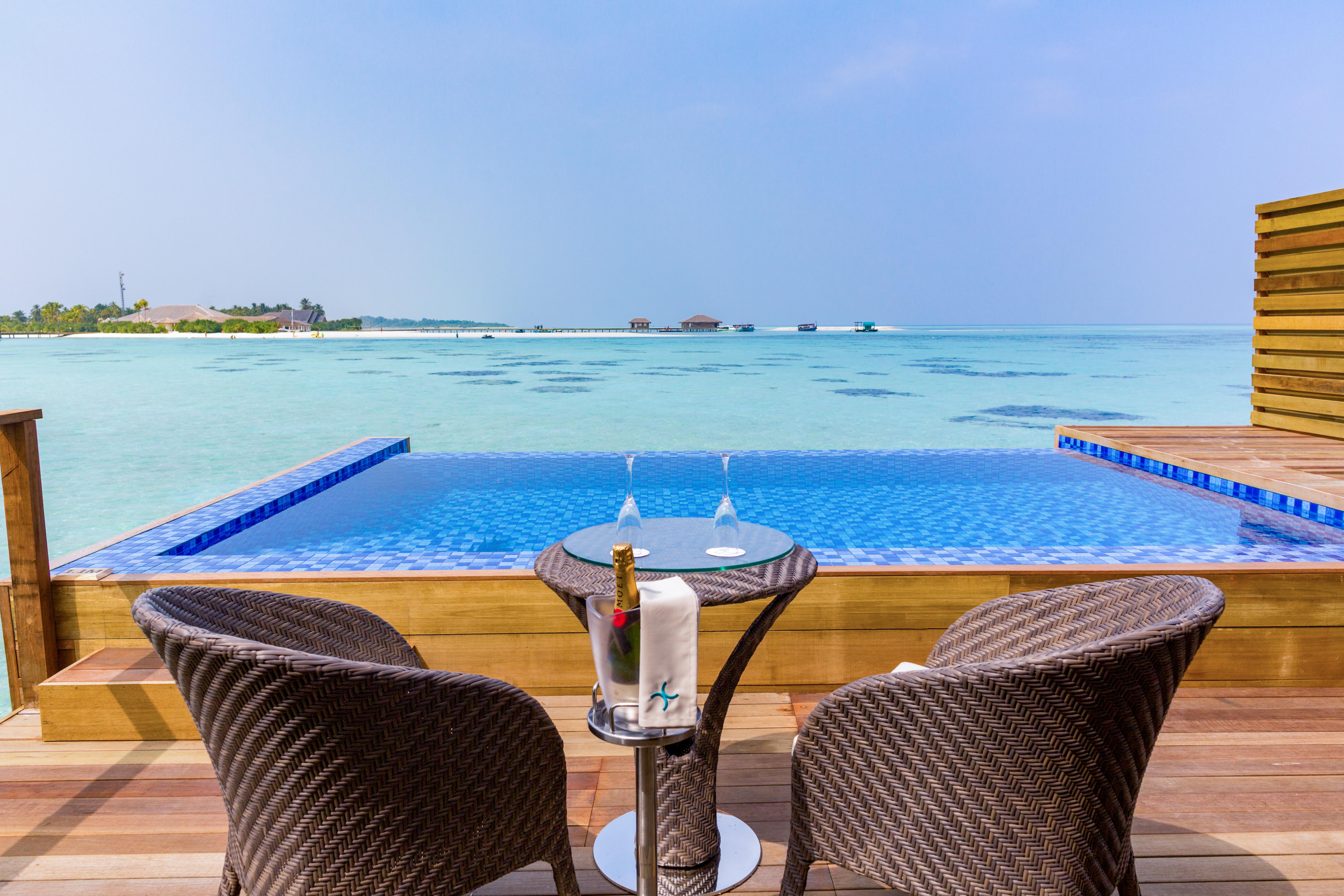 Cocoon Maldives Hotel Kurendhoo Exterior photo