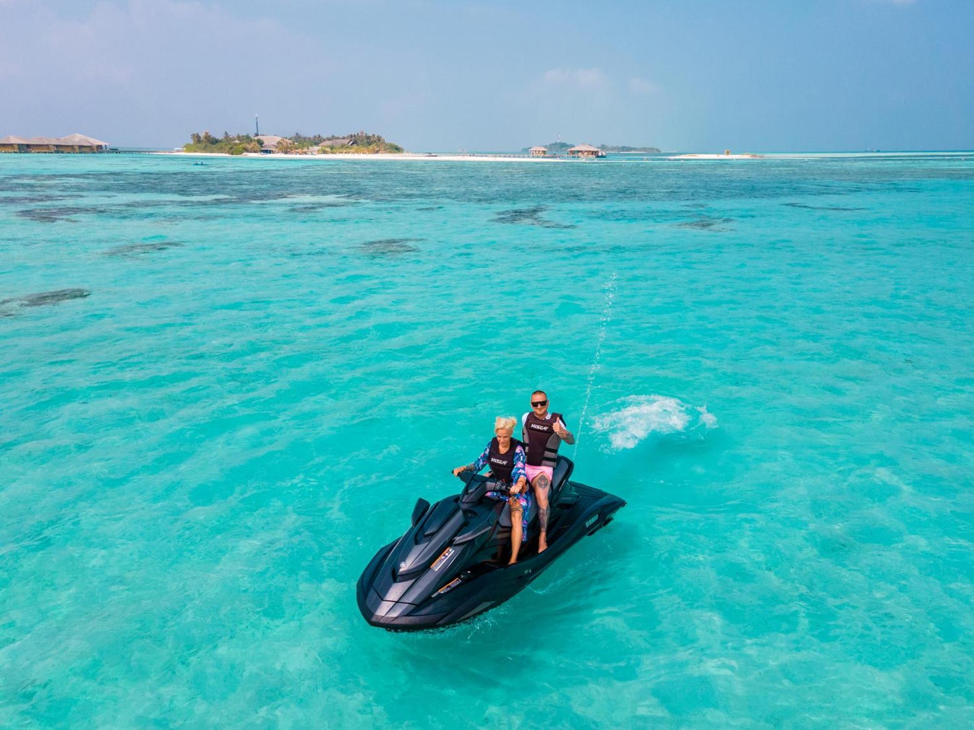 Cocoon Maldives Hotel Kurendhoo Exterior photo