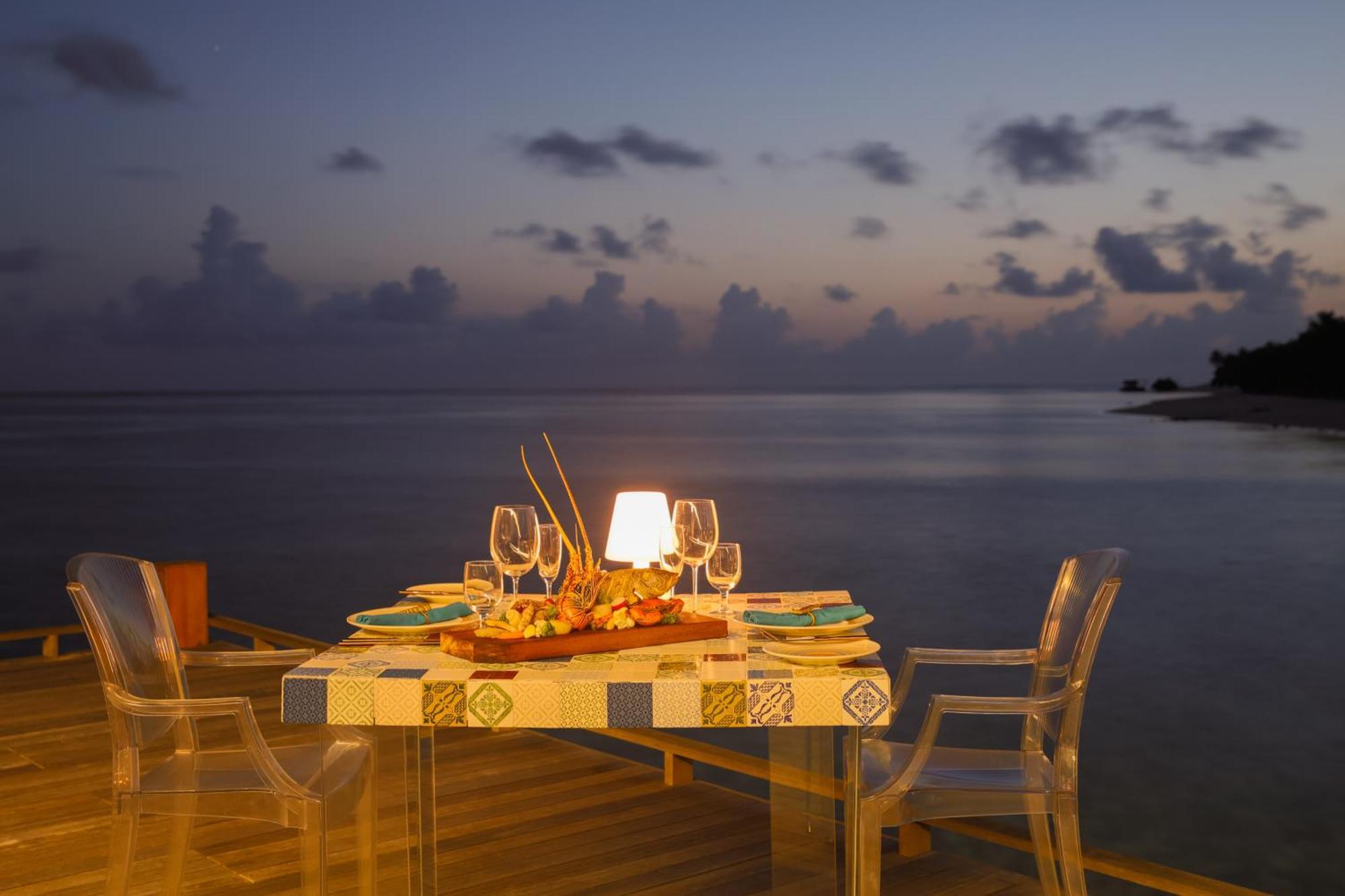 Cocoon Maldives Hotel Kurendhoo Exterior photo