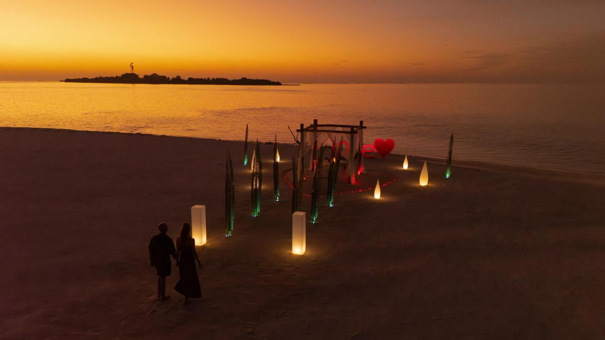 Cocoon Maldives Hotel Kurendhoo Exterior photo