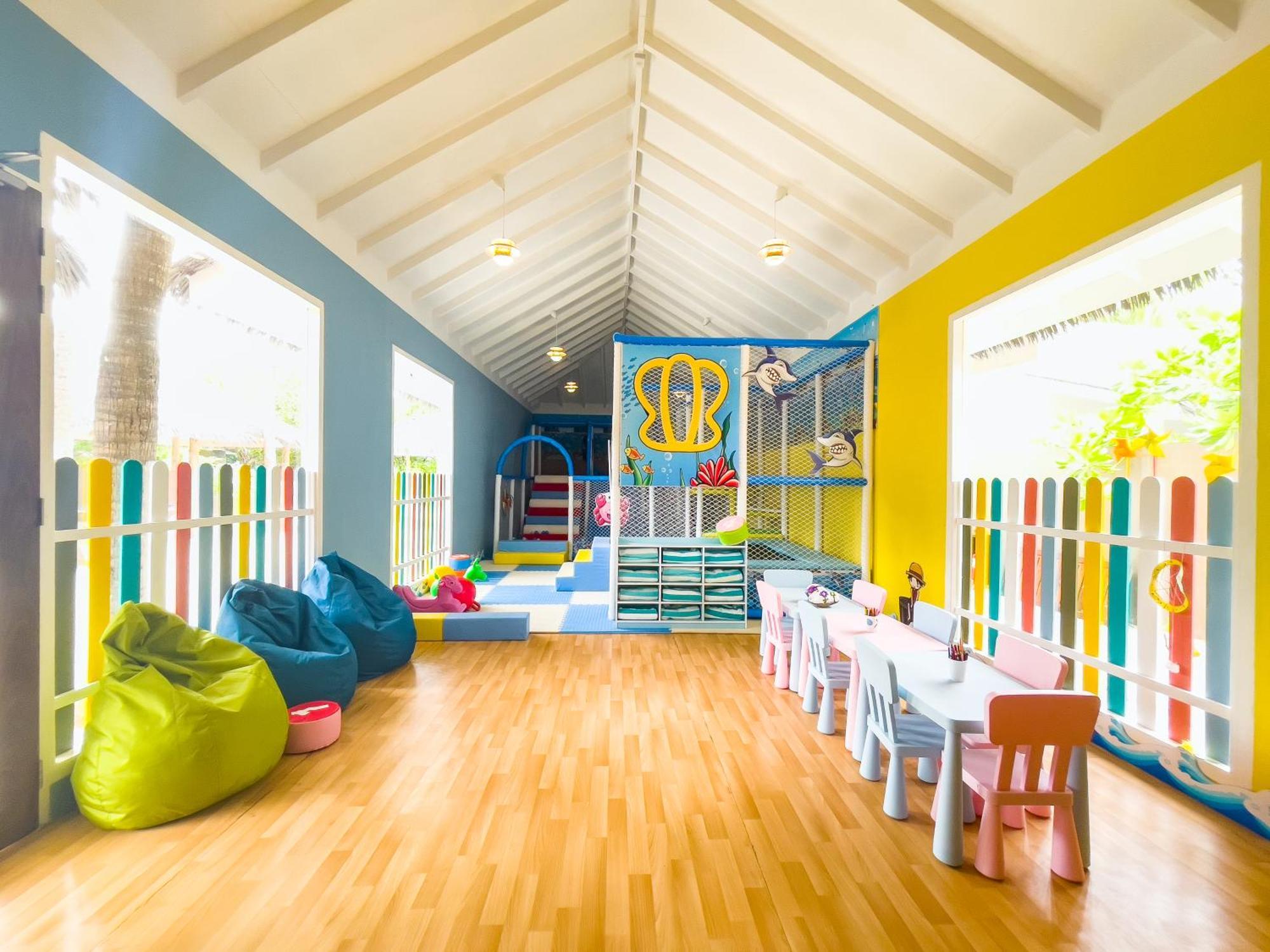 Cocoon Maldives Hotel Kurendhoo Exterior photo