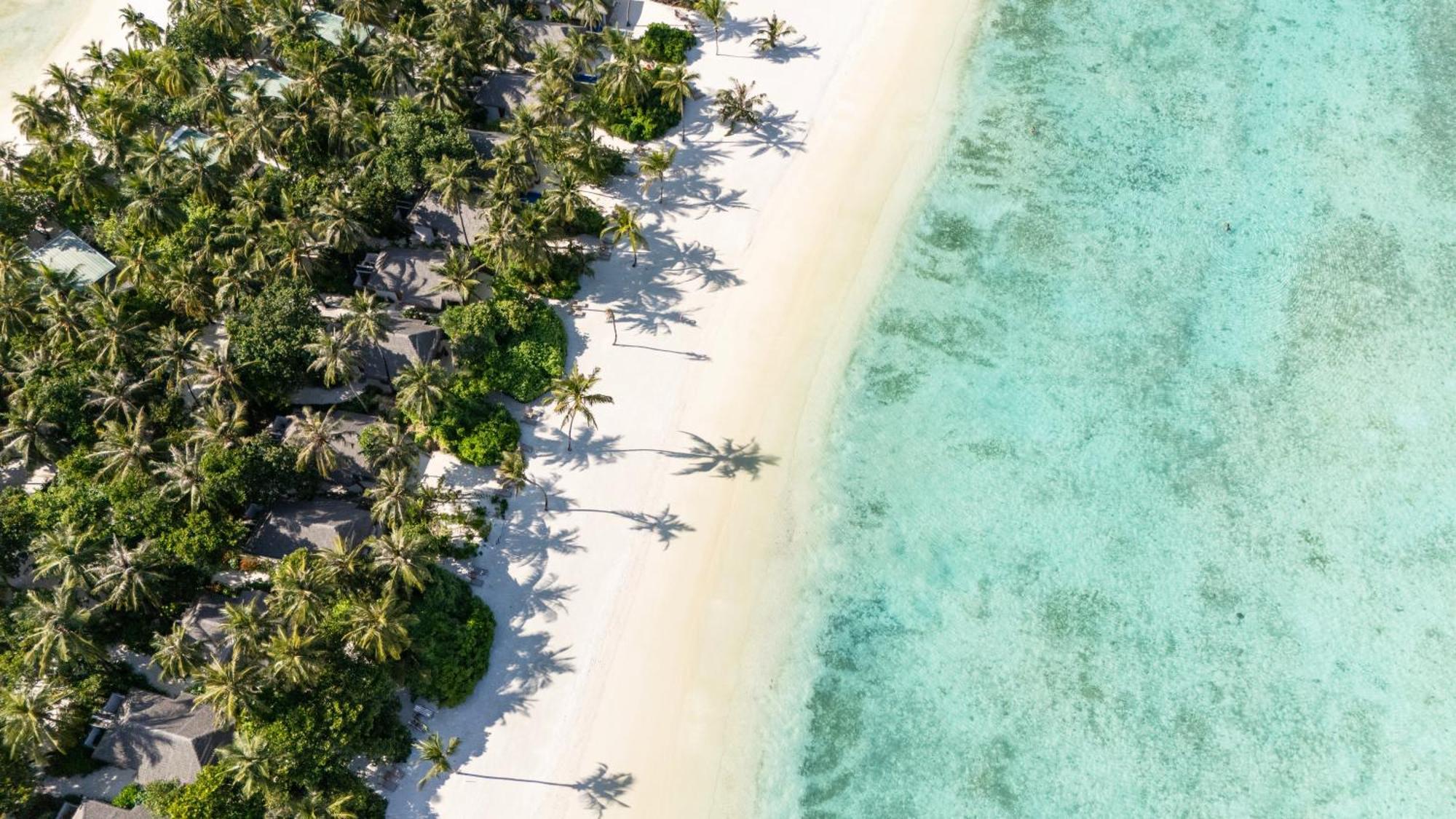 Cocoon Maldives Hotel Kurendhoo Exterior photo